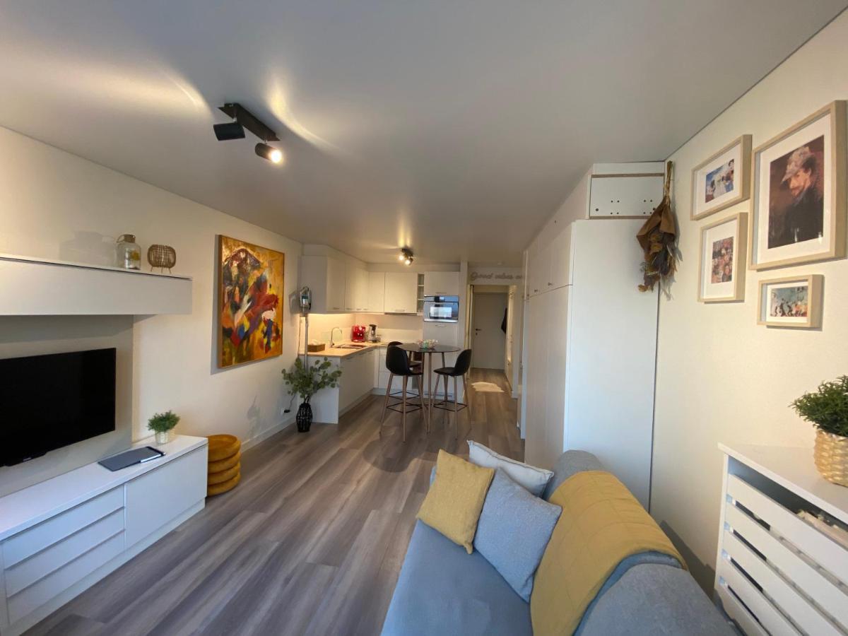 Moderne Studio Aan Zee Lägenhet Oostende Exteriör bild